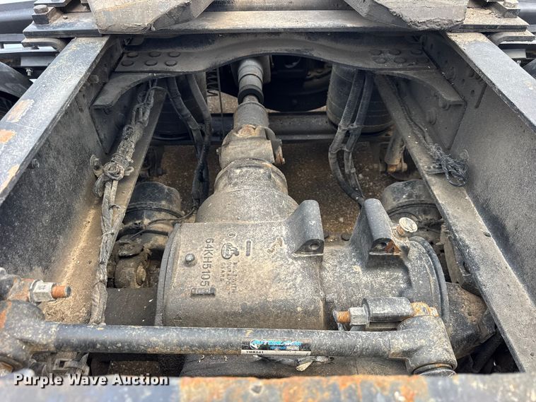 image for item ER0390 2012 Mack TD713  semi truck