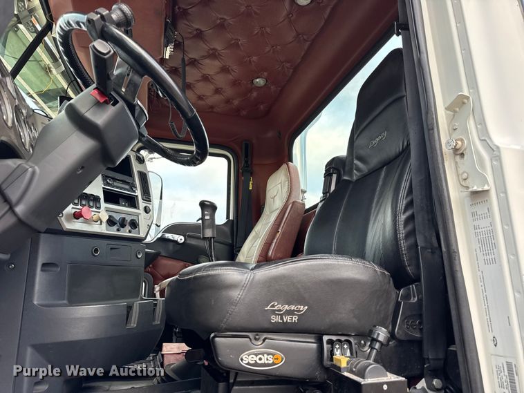 image for item ER0390 2012 Mack TD713  semi truck