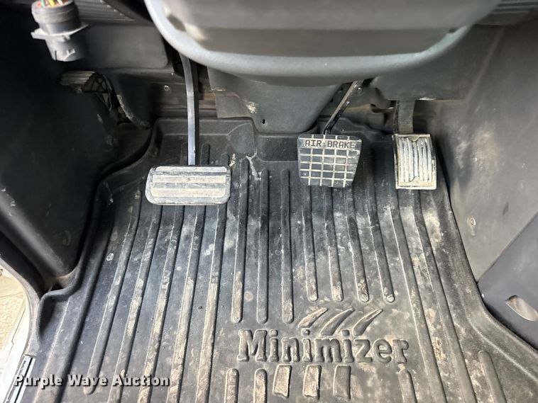 image for item ER0390 2012 Mack TD713  semi truck