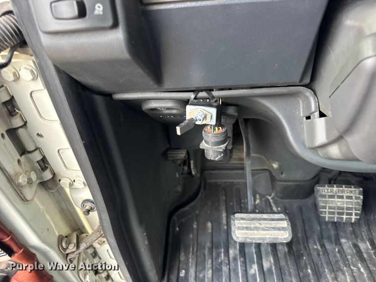 image for item ER0390 2012 Mack TD713  semi truck