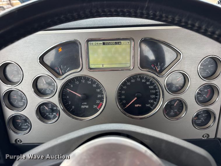 image for item ER0390 2012 Mack TD713  semi truck