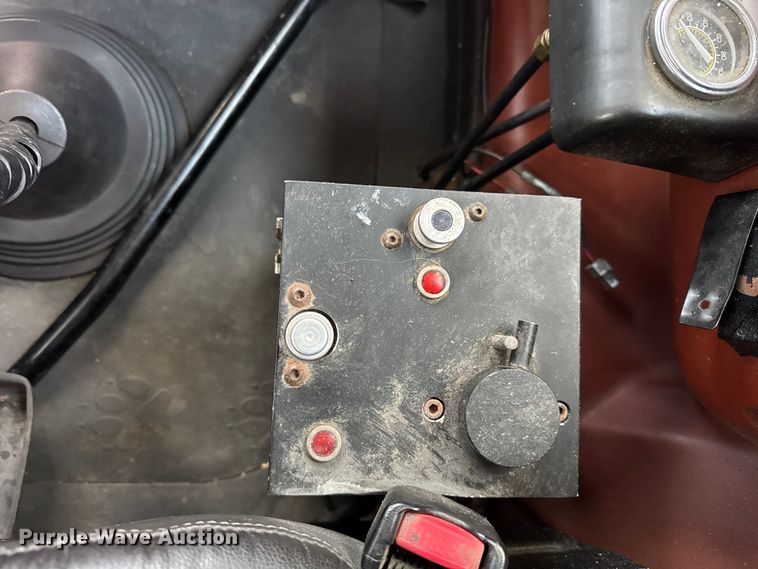 image for item ER0390 2012 Mack TD713  semi truck