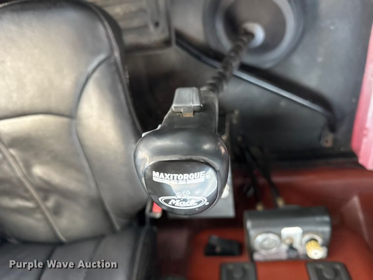 image for item ER0390 2012 Mack TD713  semi truck