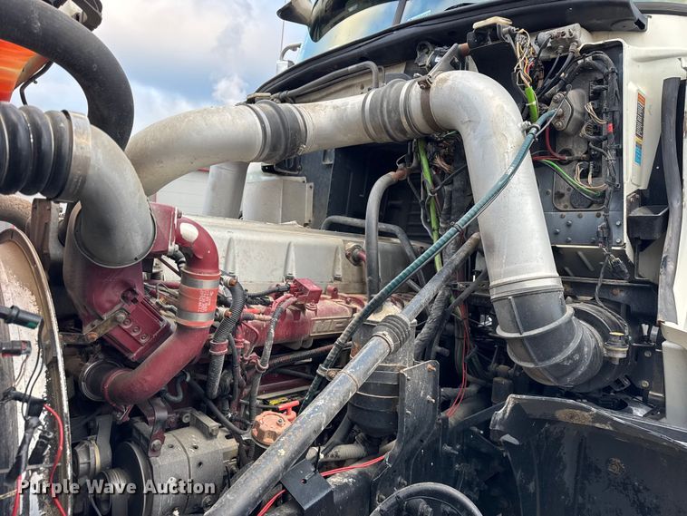 image for item ER0390 2012 Mack TD713  semi truck