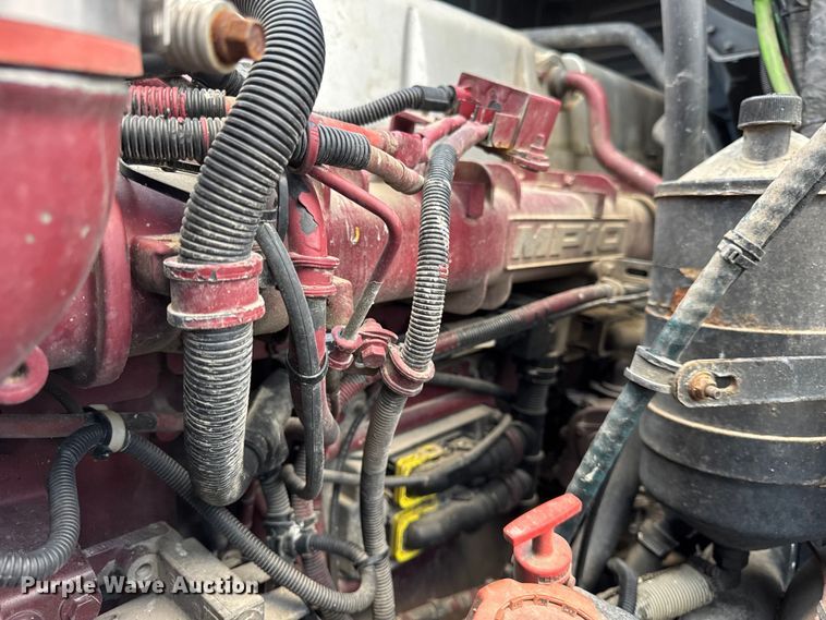 image for item ER0390 2012 Mack TD713  semi truck