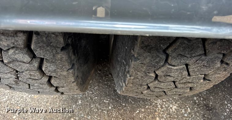 image for item ER0390 2012 Mack TD713  semi truck