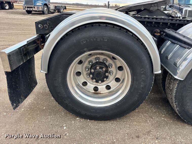 image for item ER0390 2012 Mack TD713  semi truck