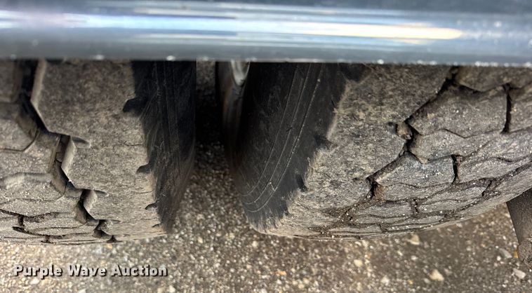 image for item ER0390 2012 Mack TD713  semi truck