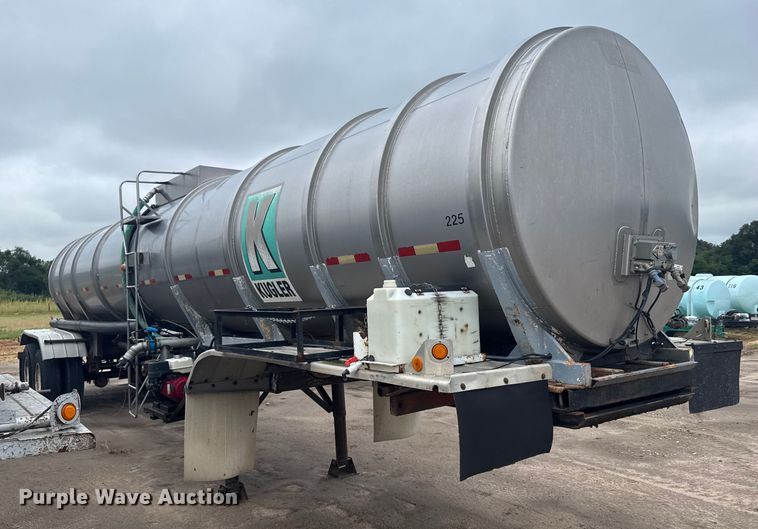 image for item ER2304 1974 Polar tank trailer