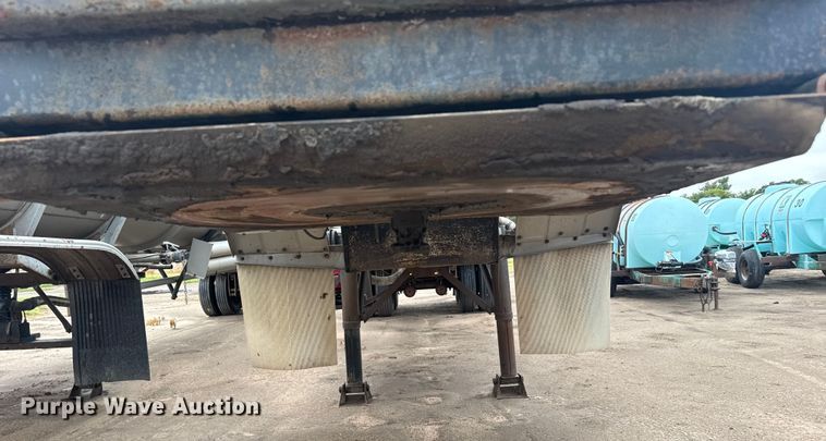 image for item ER2304 1974 Polar tank trailer