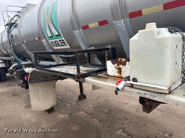 image for item ER2304 1974 Polar tank trailer