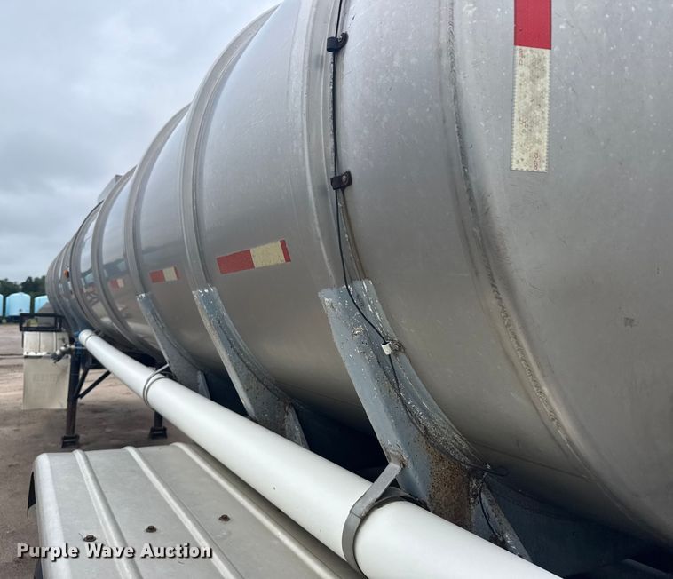 image for item ER2304 1974 Polar tank trailer