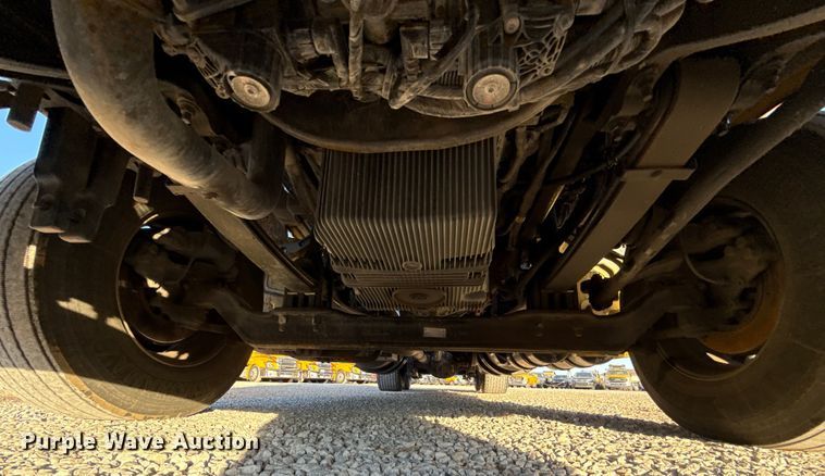 image for item ES5598 2022 Kenworth T680 semi truck