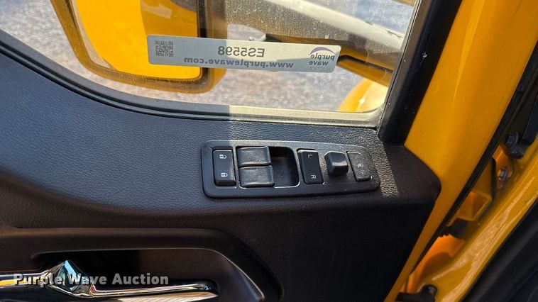 image for item ES5598 2022 Kenworth T680 semi truck