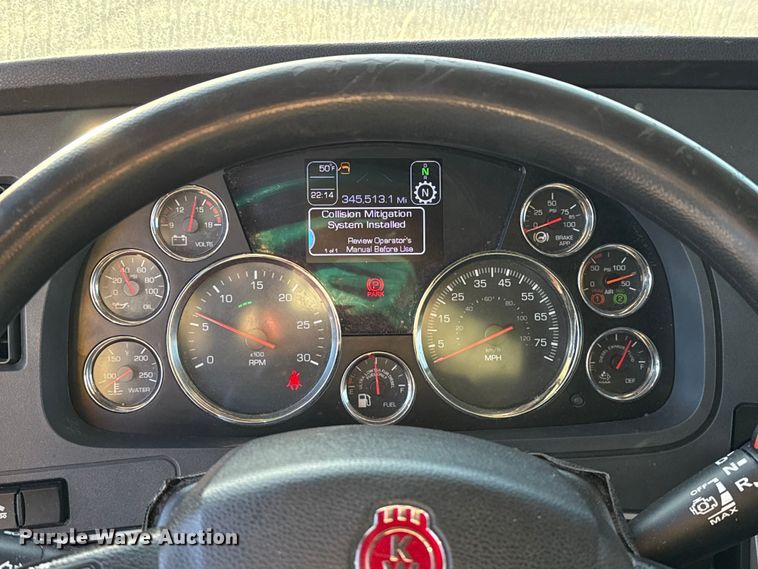 image for item ES5598 2022 Kenworth T680 semi truck