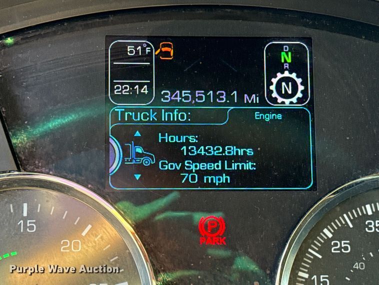 image for item ES5598 2022 Kenworth T680 semi truck