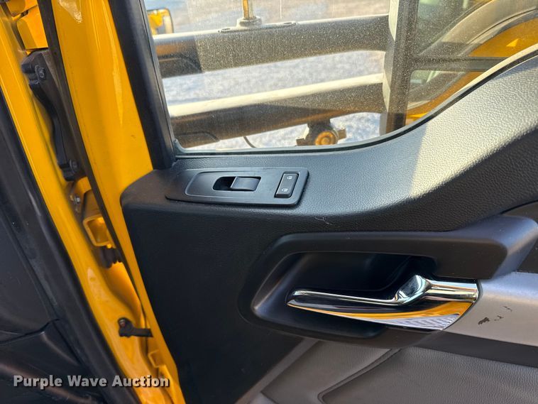 image for item ES5598 2022 Kenworth T680 semi truck