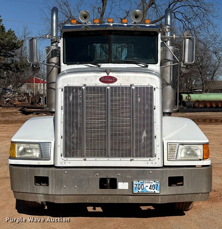 image for item ES5661 1992 Peterbilt 377 semi truck