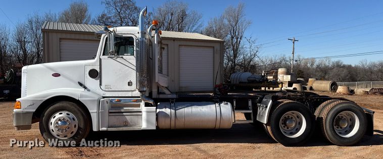 image for item ES5661 1992 Peterbilt 377 semi truck