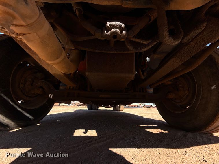 image for item ES5661 1992 Peterbilt 377 semi truck