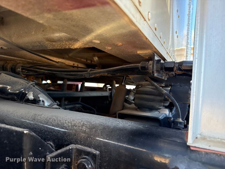 image for item ES5661 1992 Peterbilt 377 semi truck