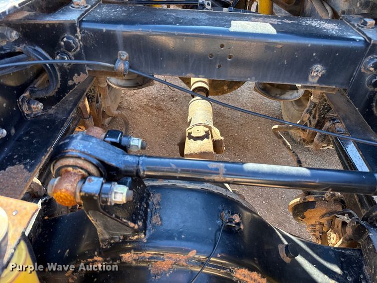 image for item ES5661 1992 Peterbilt 377 semi truck