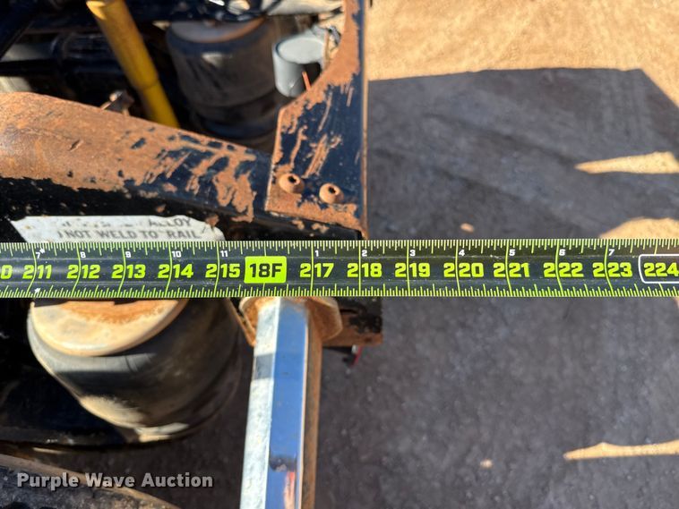 image for item ES5661 1992 Peterbilt 377 semi truck