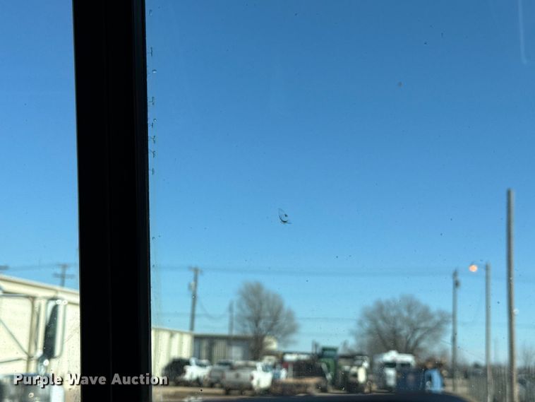 image for item ES5661 1992 Peterbilt 377 semi truck