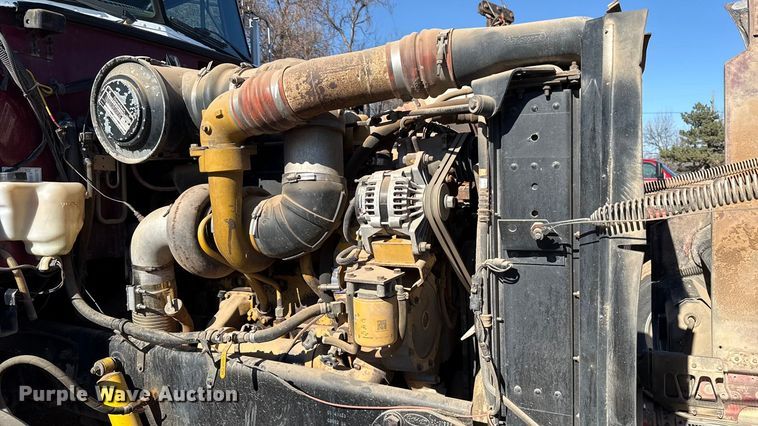 image for item ES5661 1992 Peterbilt 377 semi truck