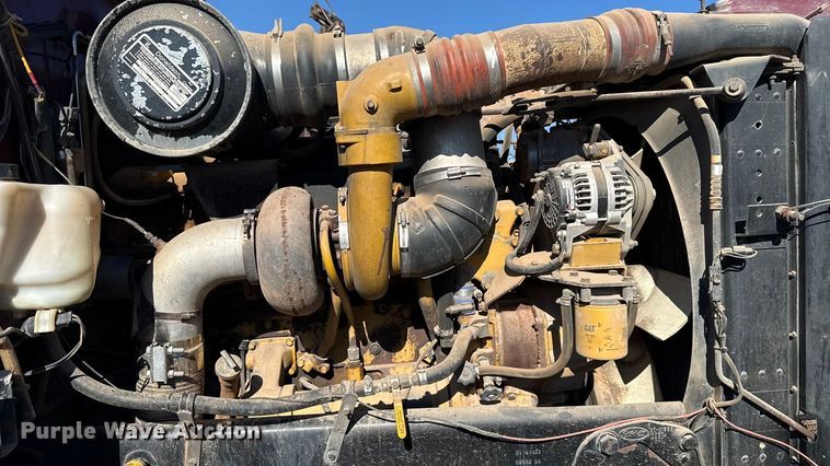 image for item ES5661 1992 Peterbilt 377 semi truck