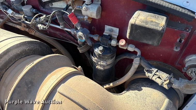 image for item ES5661 1992 Peterbilt 377 semi truck