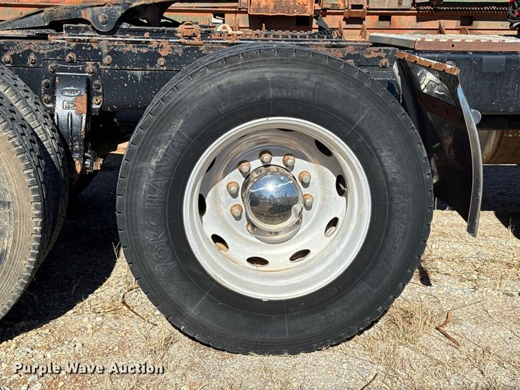 image for item ES5661 1992 Peterbilt 377 semi truck