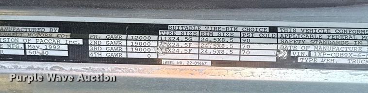 image for item ES5661 1992 Peterbilt 377 semi truck