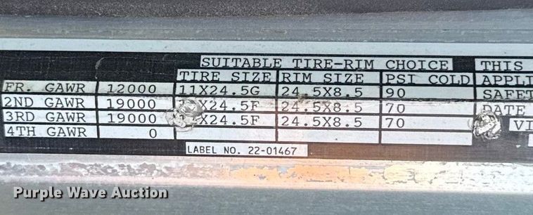 image for item ES5661 1992 Peterbilt 377 semi truck