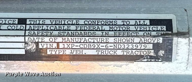 image for item ES5661 1992 Peterbilt 377 semi truck