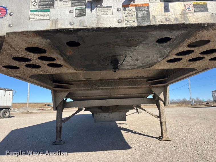 image for item ET4123 2013 Wilson DWH-551 grain trailer