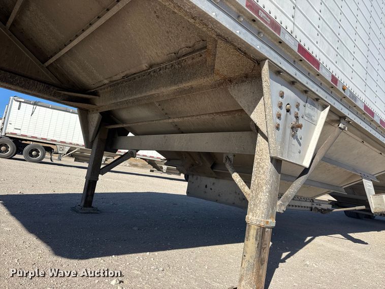 image for item ET4123 2013 Wilson DWH-551 grain trailer