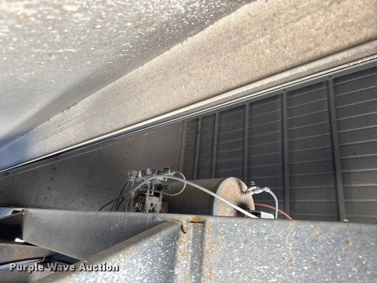 image for item ET4123 2013 Wilson DWH-551 grain trailer