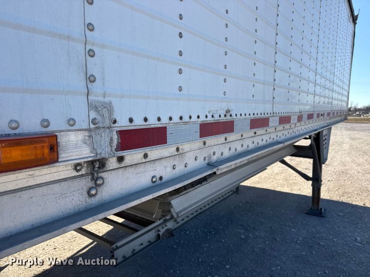 image for item ET4123 2013 Wilson DWH-551 grain trailer