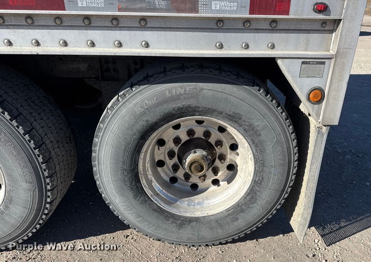 image for item ET4123 2013 Wilson DWH-551 grain trailer
