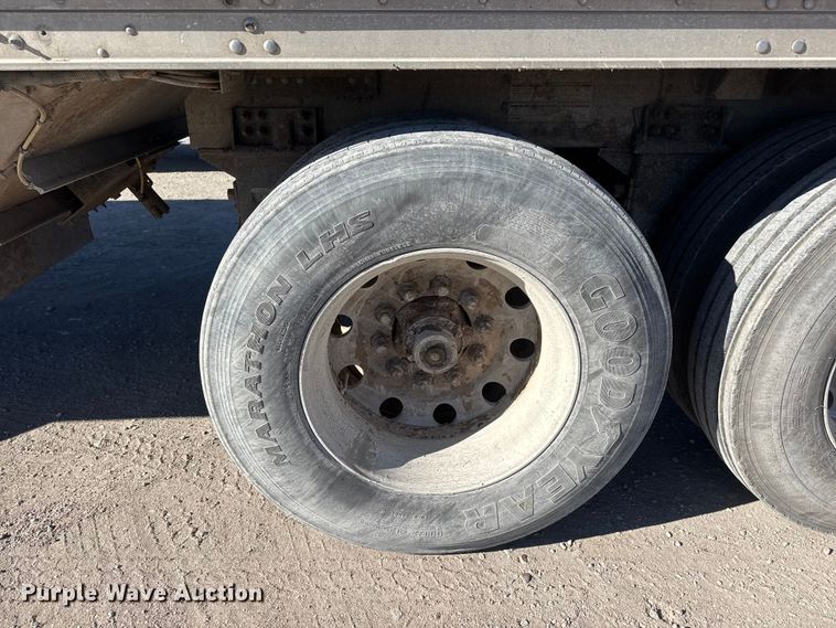 image for item ET4125 2016 Wilson DWH-551 grain trailer