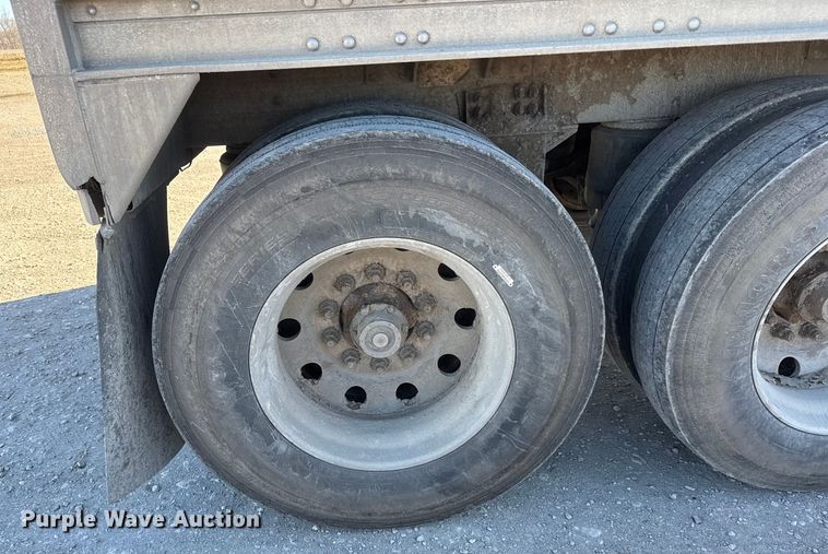 image for item ET4125 2016 Wilson DWH-551 grain trailer