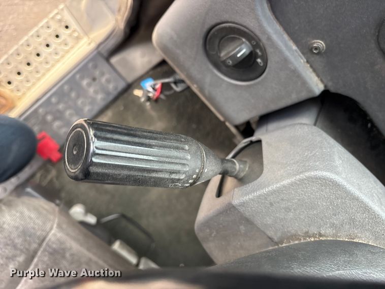 image for item ET7483 2016 Freightliner Cascadia semi truck