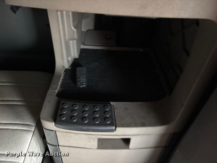 image for item ET7483 2016 Freightliner Cascadia semi truck