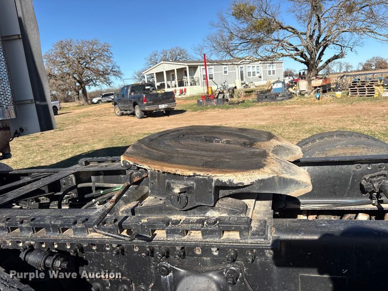 image for item ET7485 2005 Freightliner Columbia semi truck