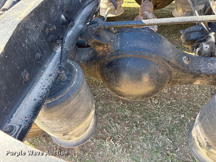 image for item ET7485 2005 Freightliner Columbia semi truck