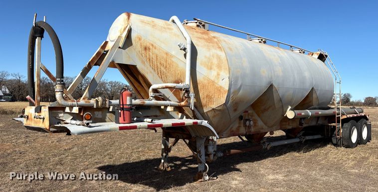 image for item ET7486 1975 Fruehauf pneumatic dry bulk trailer