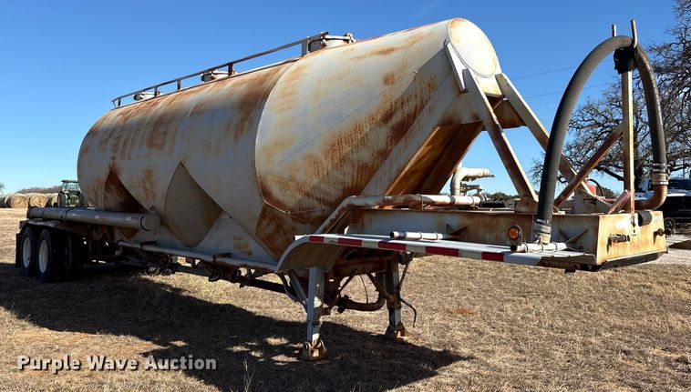 image for item ET7486 1975 Fruehauf pneumatic dry bulk trailer