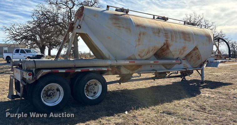 image for item ET7486 1975 Fruehauf pneumatic dry bulk trailer