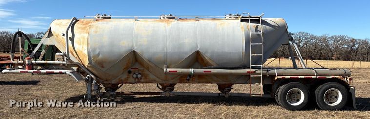 image for item ET7486 1975 Fruehauf pneumatic dry bulk trailer